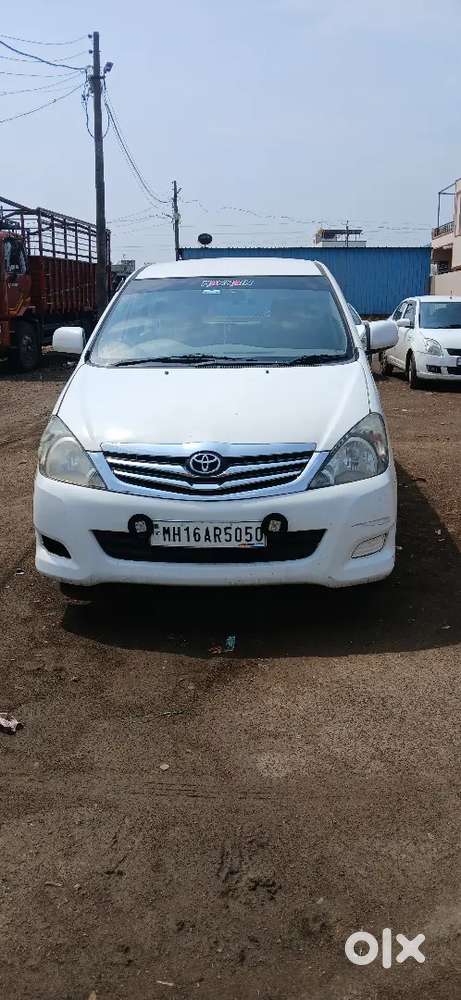 Toyota Innova 2011