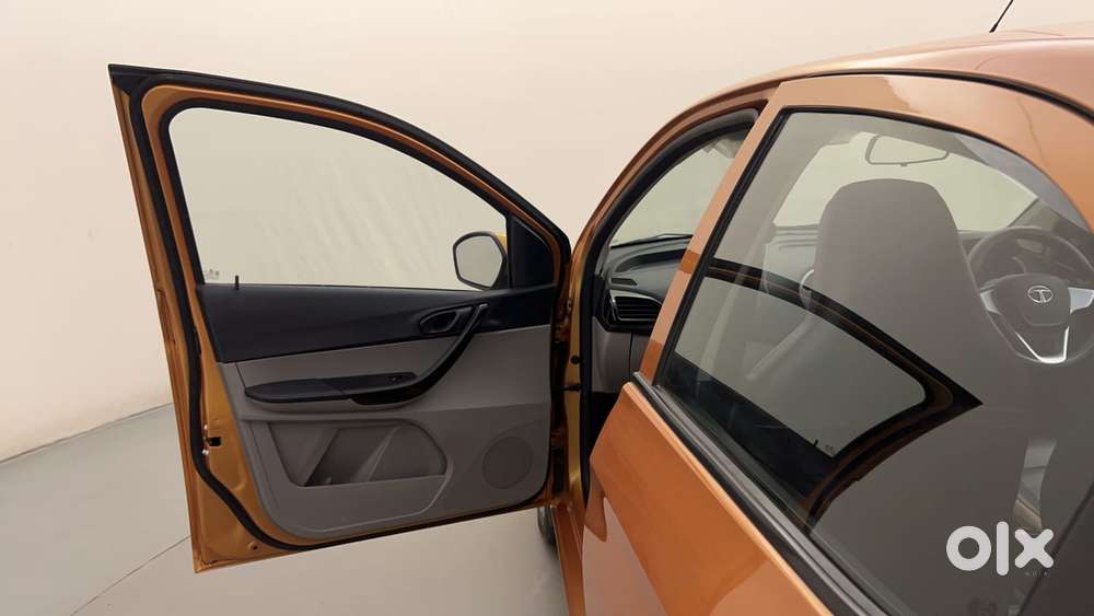 Tata Tiago 1.2 Revotron Xt, 2016, Petrol