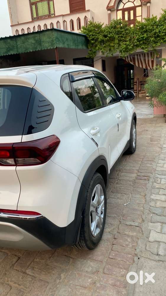 Kia Sonet 2021 Diesel Well Maintained.