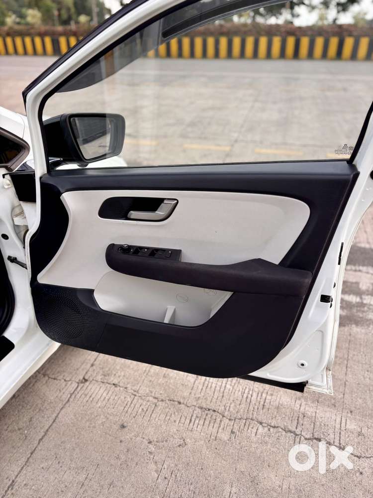 Tata Altroz Xz Plus (s) Dark Edition, 2023, Petrol