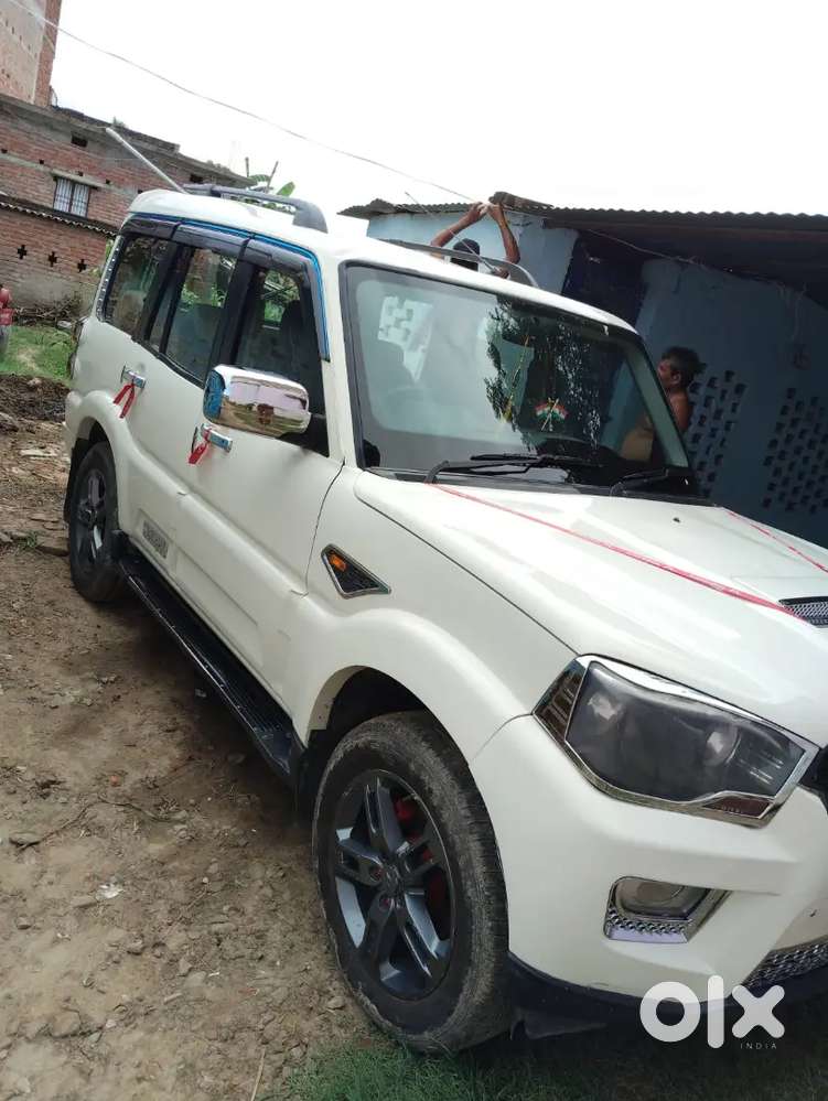 Mahindra Scorpio S6+ 2015 Diesel Manual