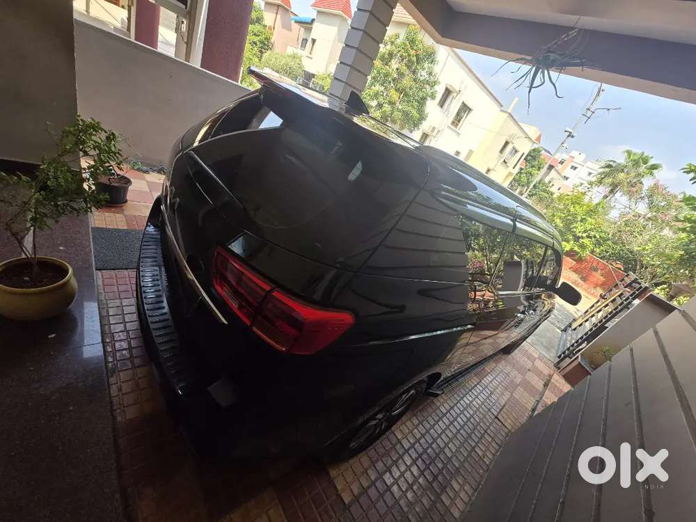 Kia Carnival Limousine 2021