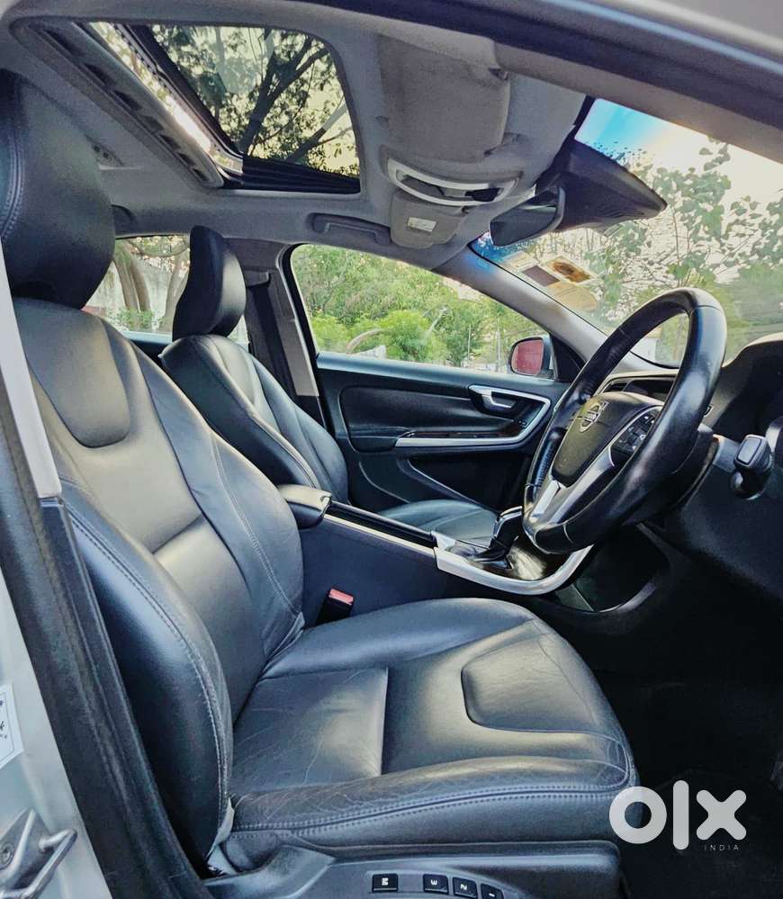 Volvo S60 D5 Inscription, 2016, Petrol