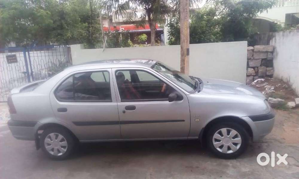 Ford Ikon 2003