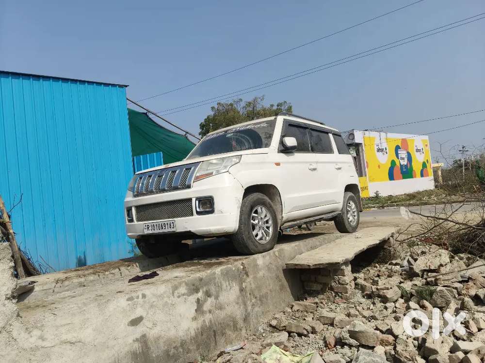 Mahindra Tuv 300 2016 Diesel 9981 Km Driven