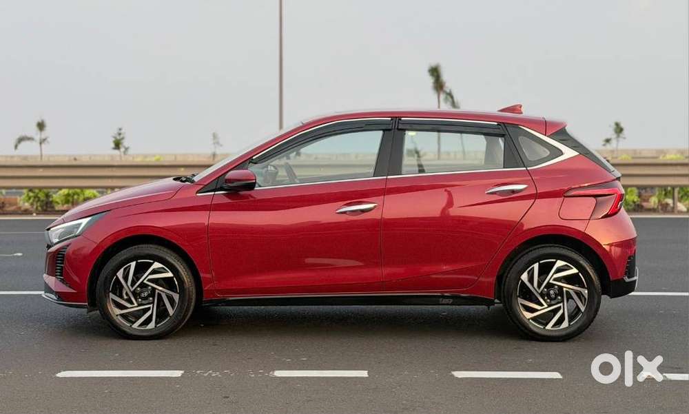 Hyundai I20 Asta (o) 1.2 Ivt Dual Tone, 2023, Petrol
