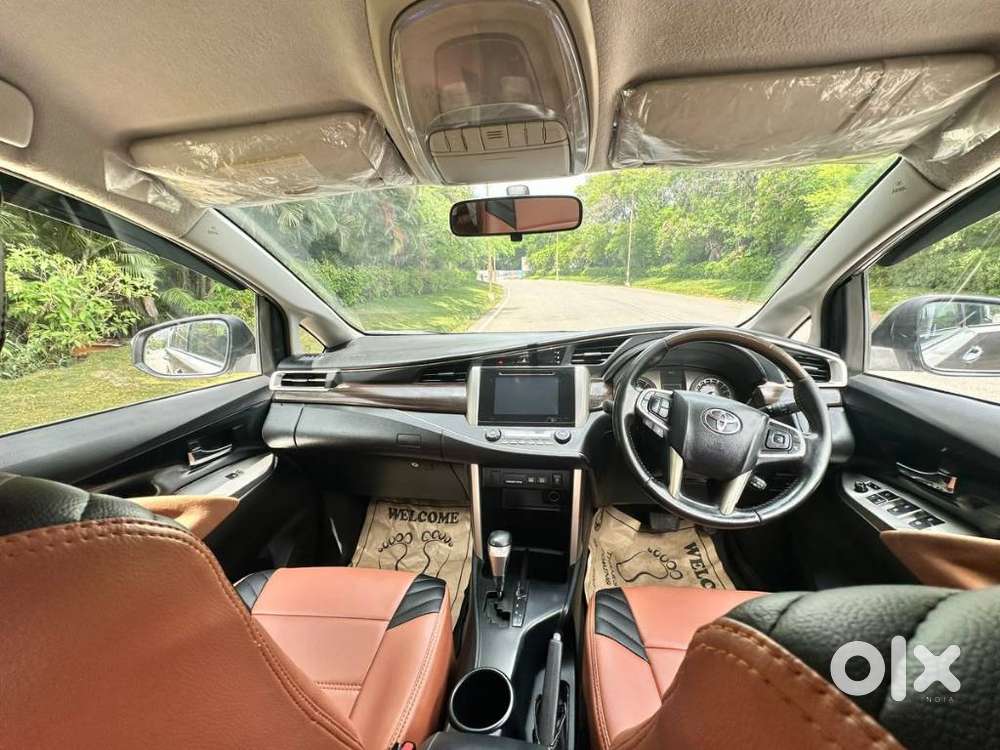 Toyota Innova Crysta 2.8z Automatic, 2016, Petrol