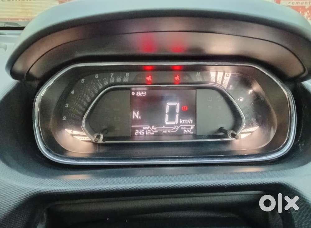 Tata Tiago 1.2 Revotron Xza Plus Dual Tone Roof Amt, 2024, Petrol