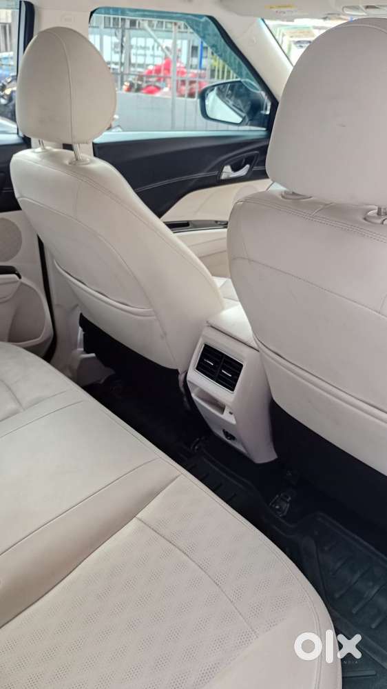 Mahindra Xuv 3xo Ax7 Diesel Mt, 2025, Diesel