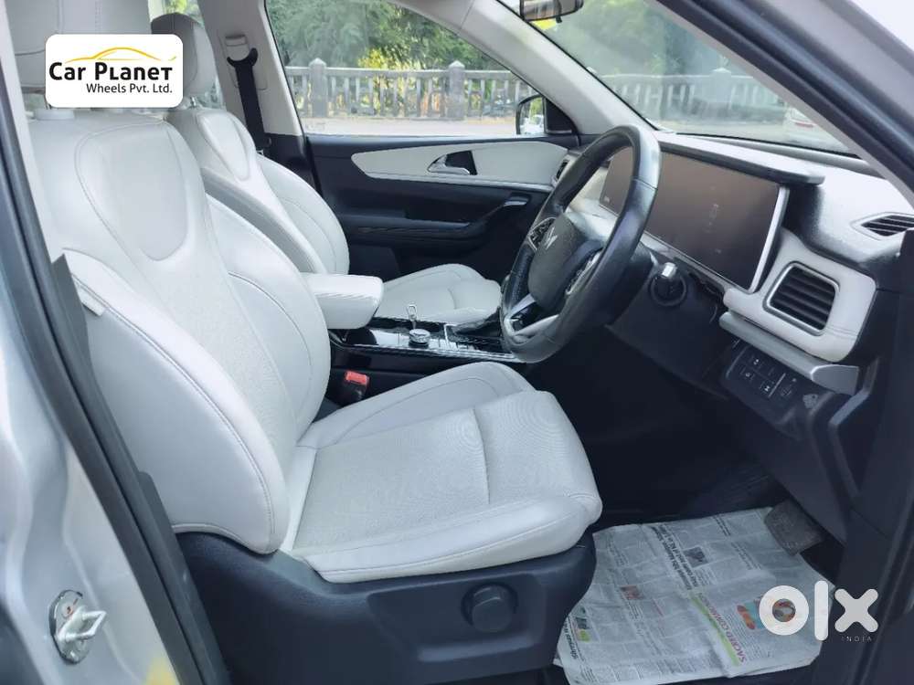 Mahindra Xuv700 2.2 Ax 7 Diesel At Luxury Pack Str Awd, 2022, Diesel