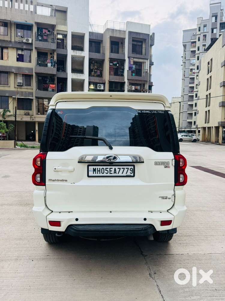 Mahindra Scorpio S11