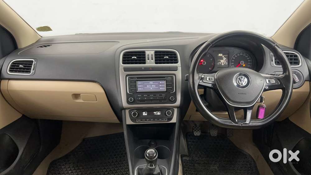 Volkswagen Polo Petrol Highline 1.2l, 2015, Petrol