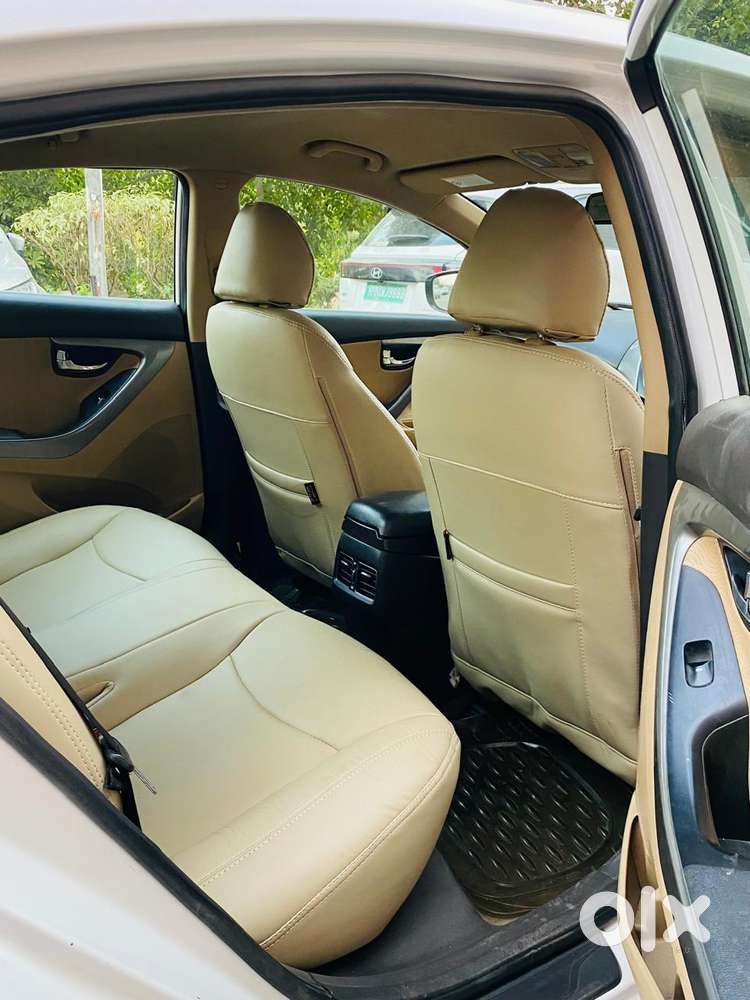 Hyundai Elantra 1.8 Sx Mt, 2015, Petrol