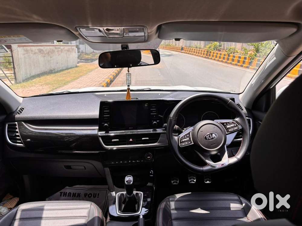 Kia Seltos White Suv 21000 Km Running