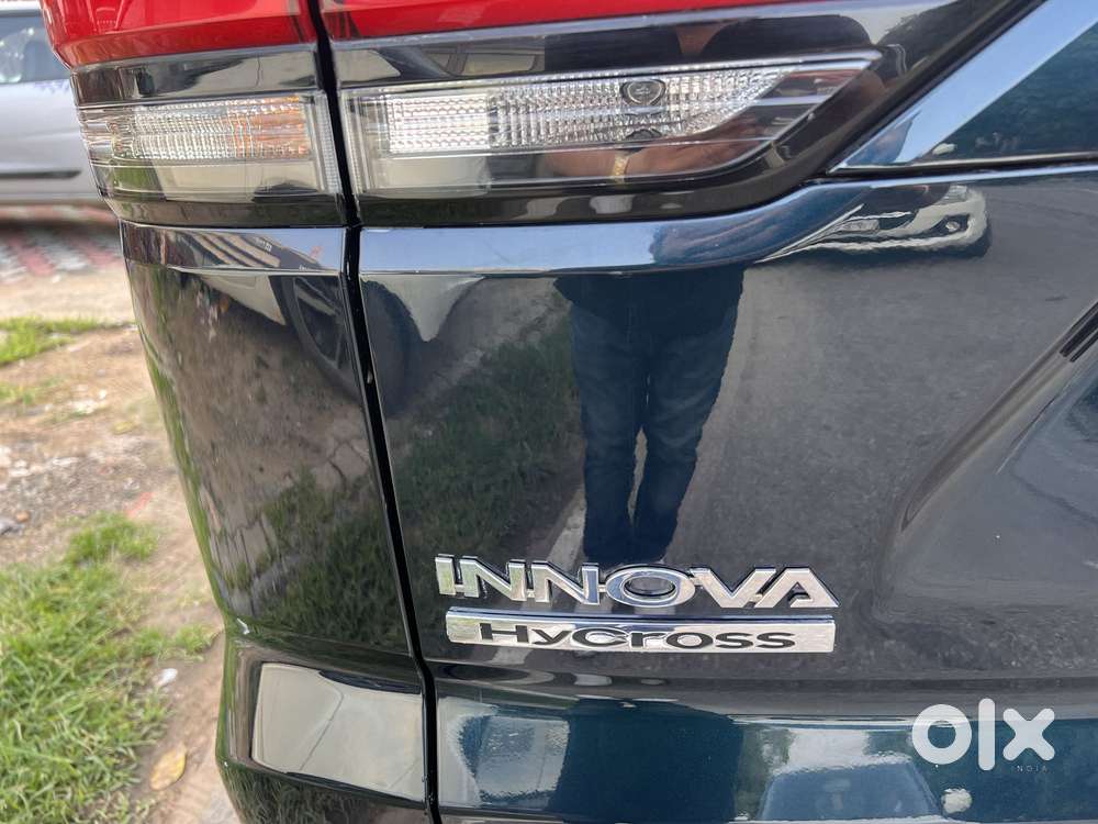 Toyota Innova Hycross 2.0 Vx Hybrid 8 Str, 2024, Cng & Hybrids