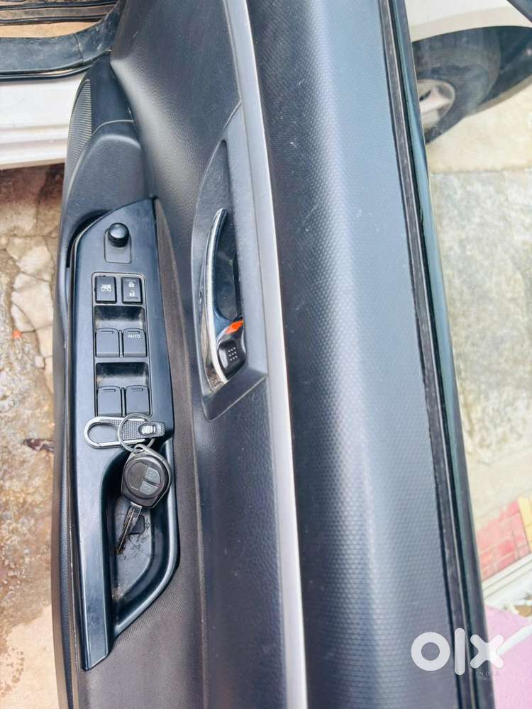 Maruti Suzuki Swift Ddis Zdi, 2012, Diesel