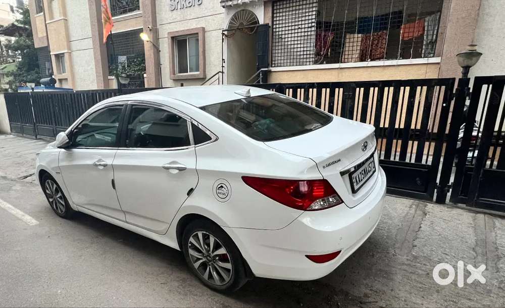Hyundai Verna Fluidic 1.6 Sx(o) Diesel Top End Model(2014) White