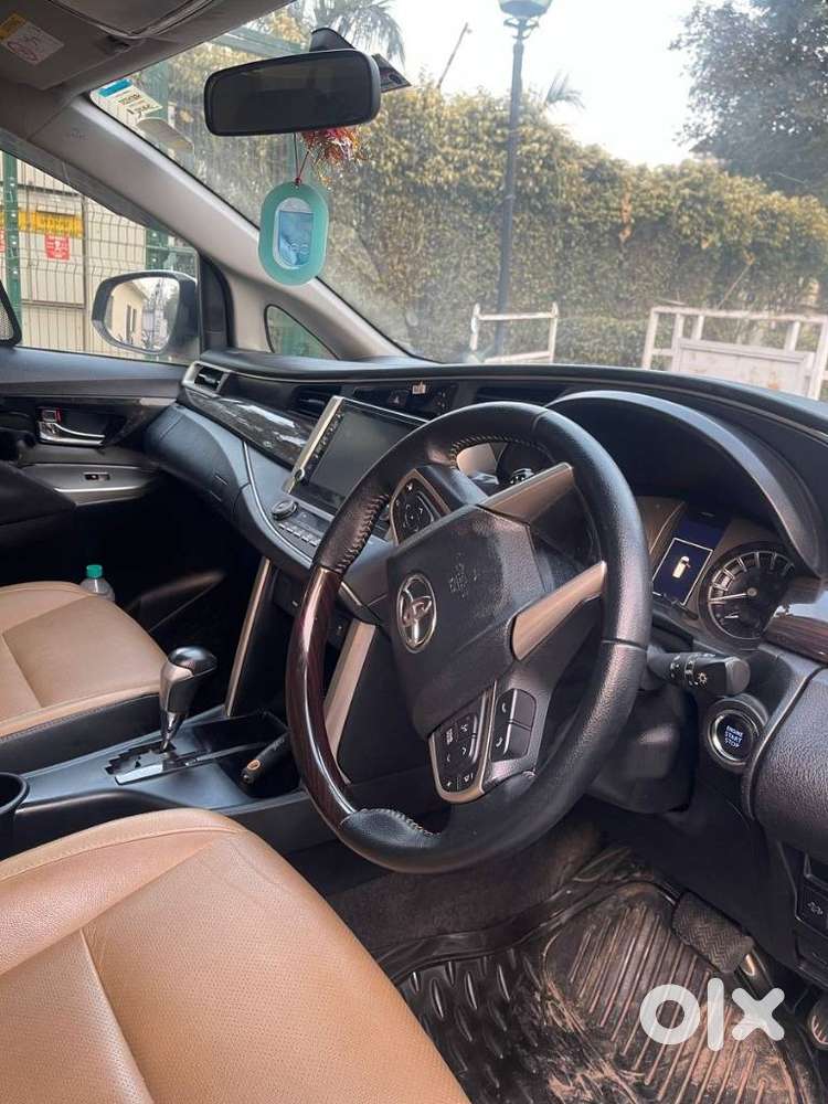 Toyota Innova Crysta 2.8z Automatic, 2022, Diesel