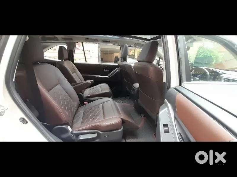 Toyota Innova Hycross 2.0 Zx Hybrid 7 Str, 2024, Petrol