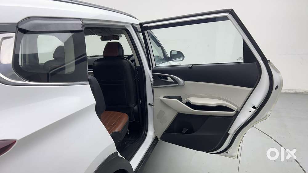 Kia Carens 1.5 Prestige Plus 7 Str Imt, 2023, Petrol