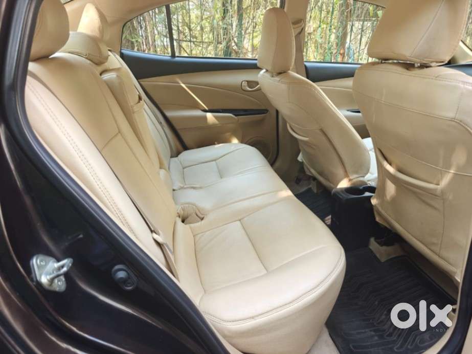 Toyota Yaris J Cvt, 2020, Petrol