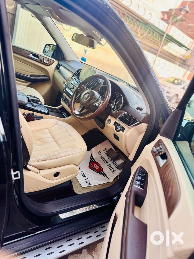 Gle350d 4matic Next To Showroom Car