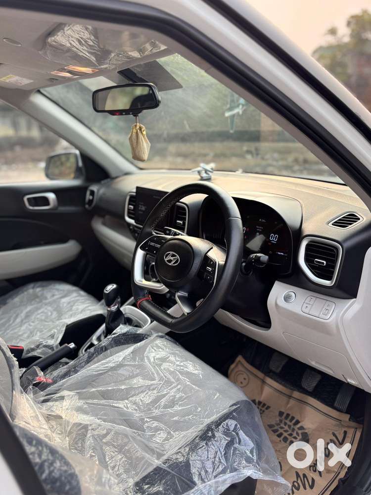 Hyundai Venue Sx Mt, 2023, Petrol