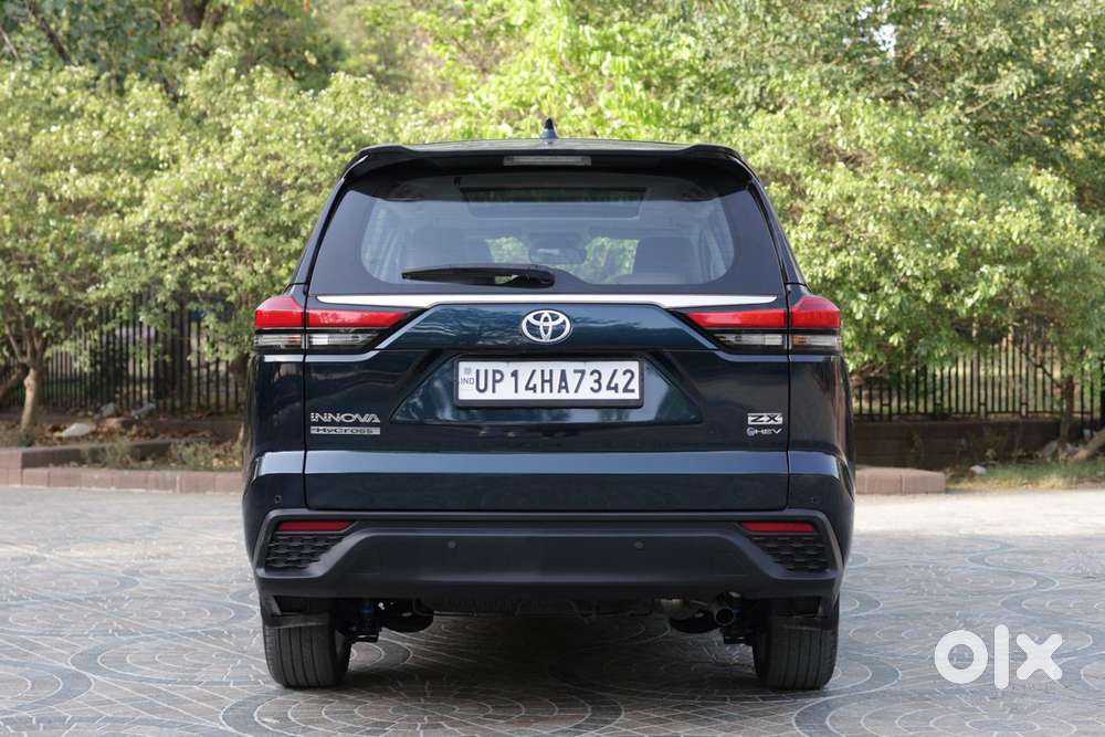 Toyota Innova Hycross 2.0 Zx (o) Hybrid 7 Str, 2026, Petrol