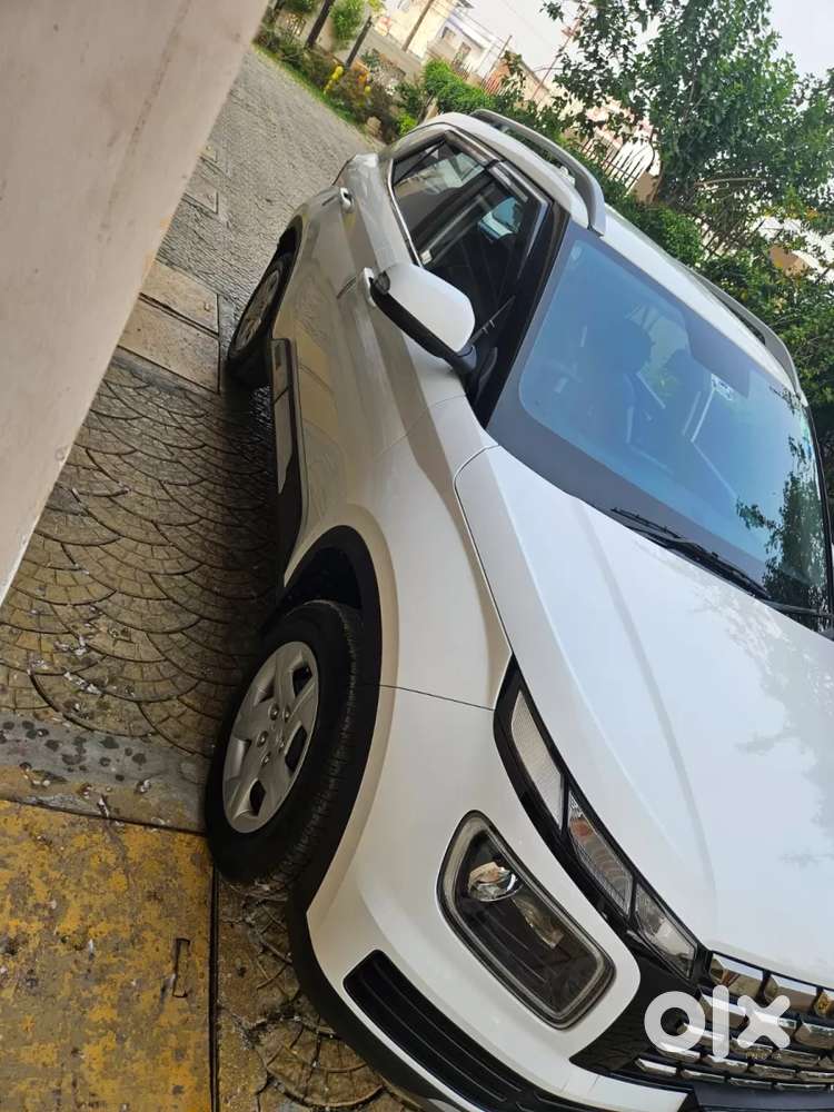 Hyundai Venue 1.2 S (o), 2022, Petrol