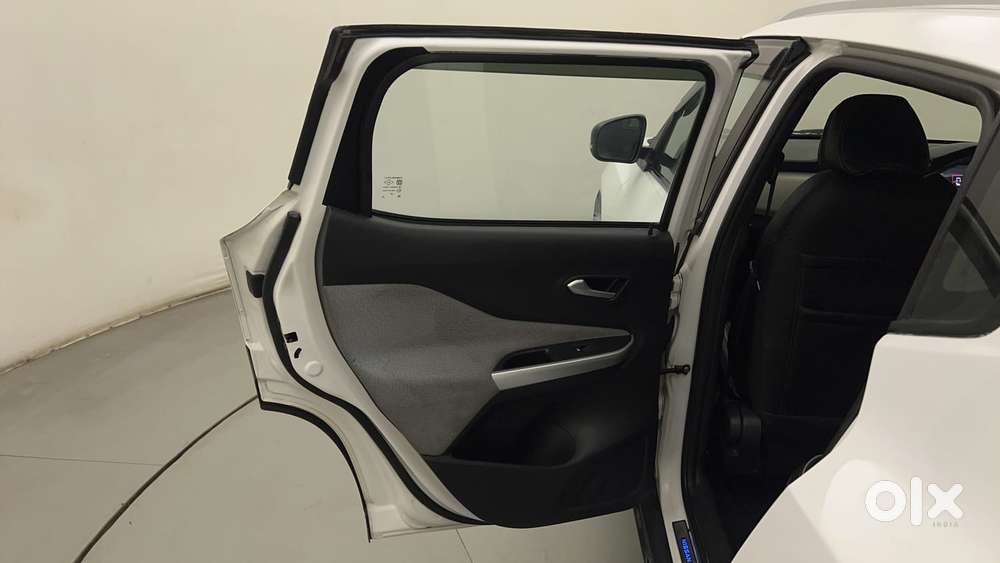 Nissan Magnite 1.0 Xv, 2022, Petrol