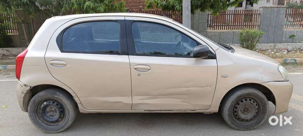Toyota Etios Liva G, 2012, Petrol
