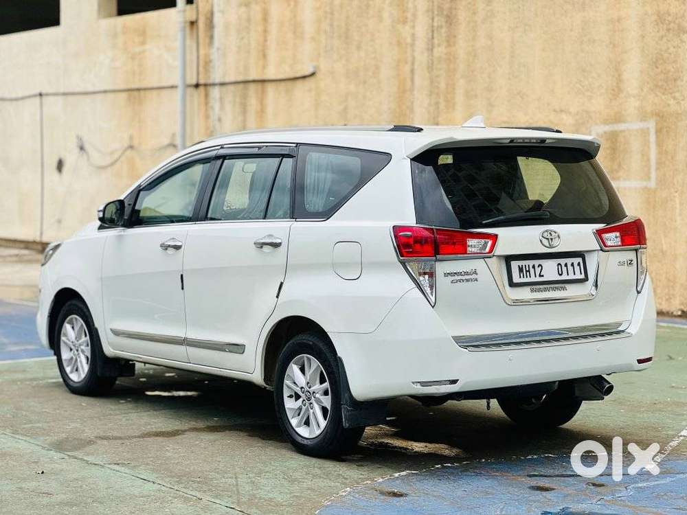 Toyota Innova Crysta 2.8 Zx At 7 Seater, 2017, Diesel
