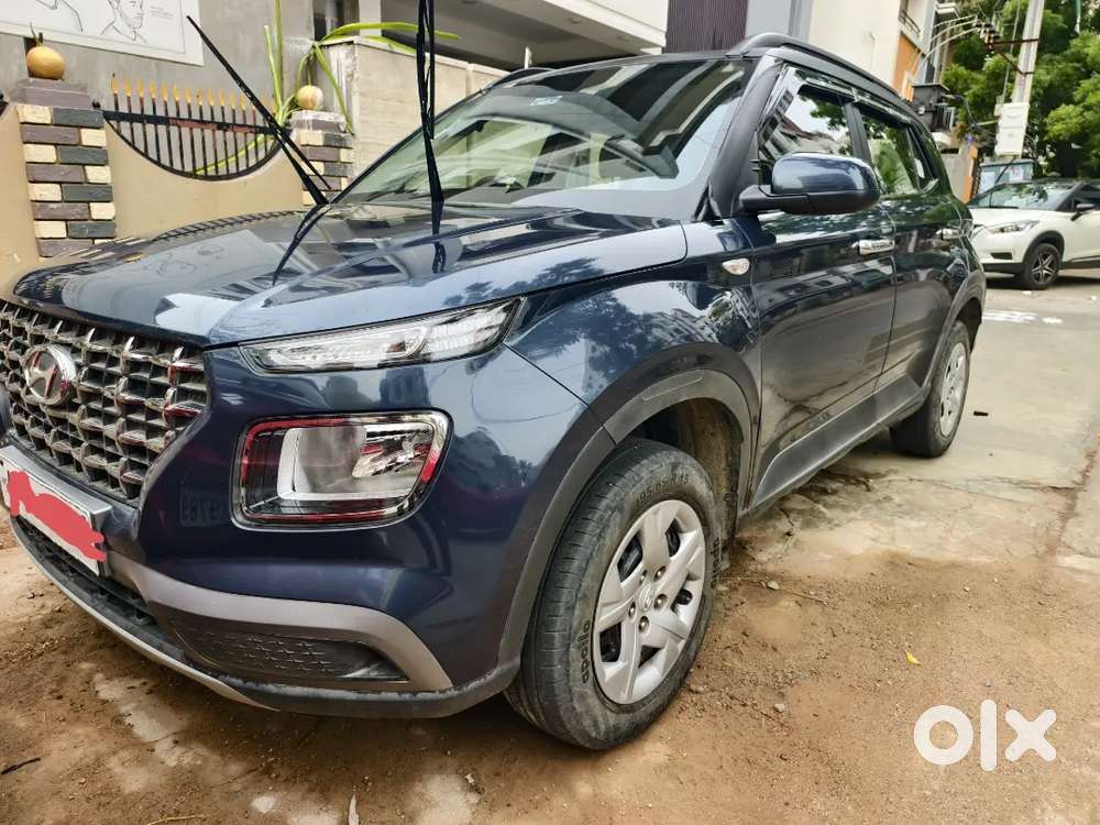 Hyundai Venue 2021 Petrol 34200 Km Driven