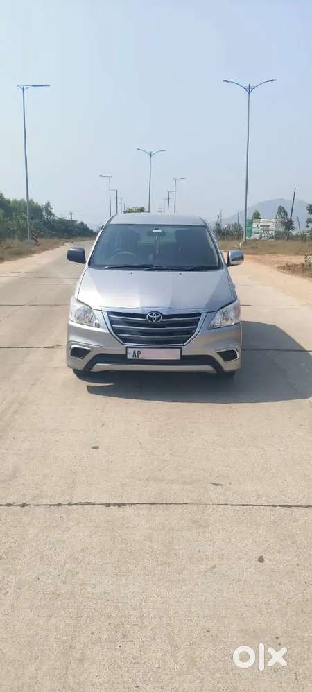 Toyota Innova 2015