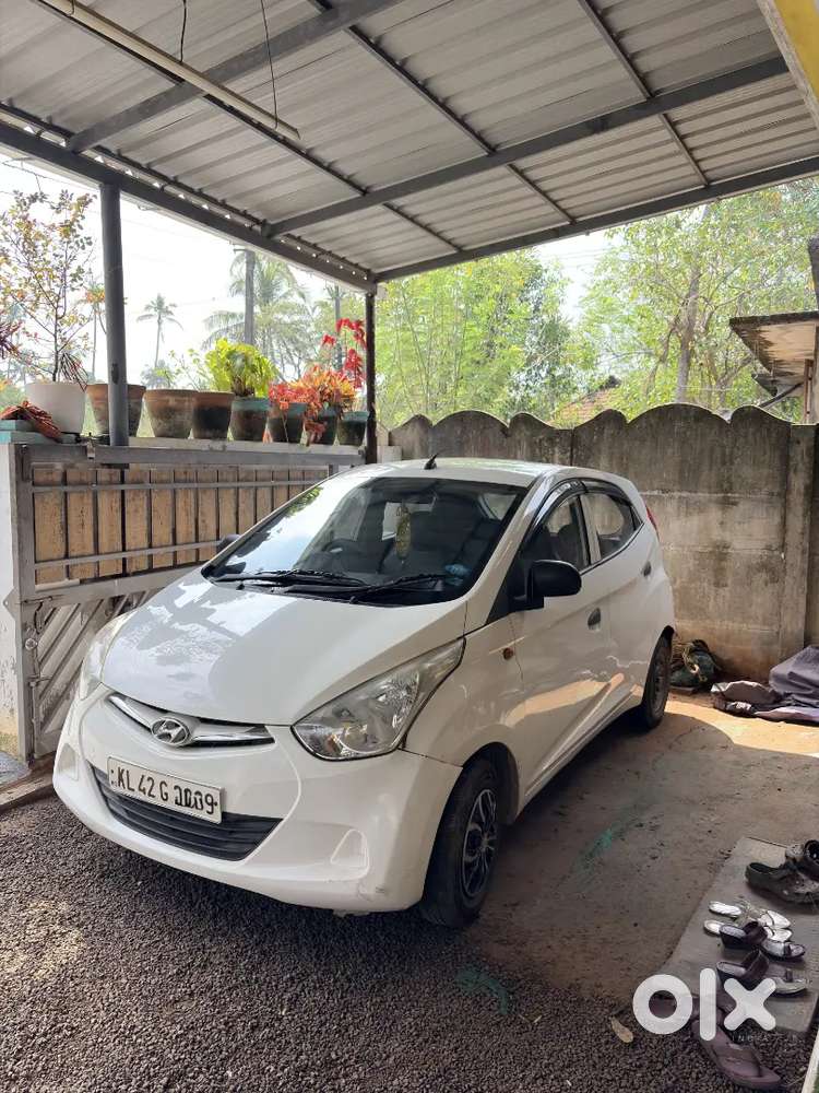 Hyundai Eon 2012 Petrol Well Maintained Second Owner New Tyres