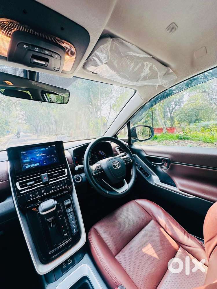 Toyota Innova Hycross 2.0 Vx Hybrid 7 Str, 2023, Petrol