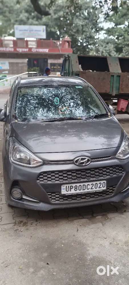 Hyundai Grand I10 Sportz 2015  Mileage 30 Km On Cng