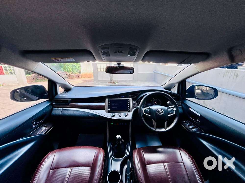 Toyota Innova Crysta 2.4 G Mt 8s, 2023, Diesel