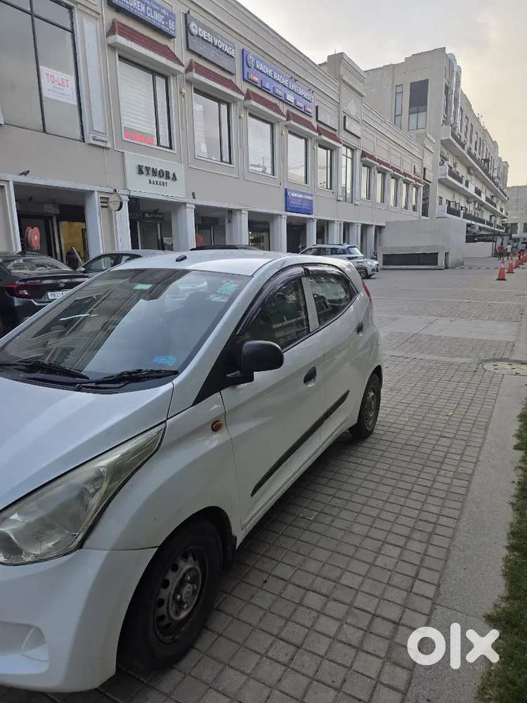 Hyundai Eon 2015 Petrol 57300 Km Driven