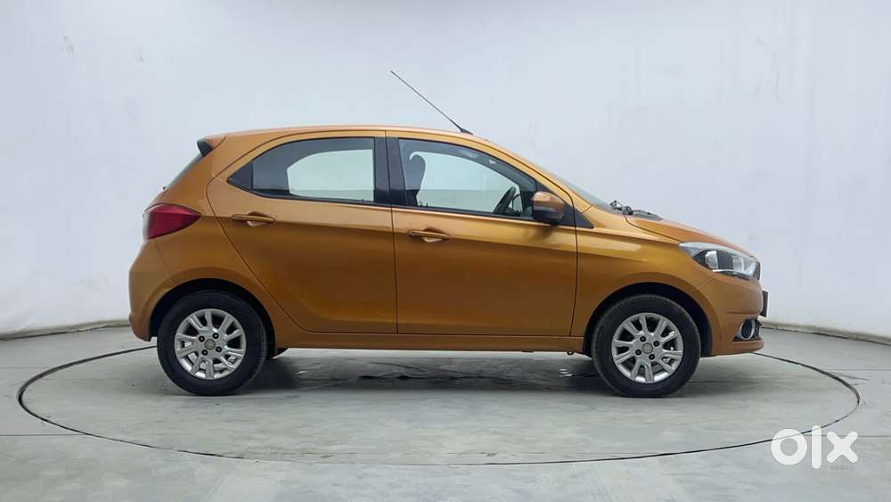 Tata Tiago Xza, 2017, Petrol