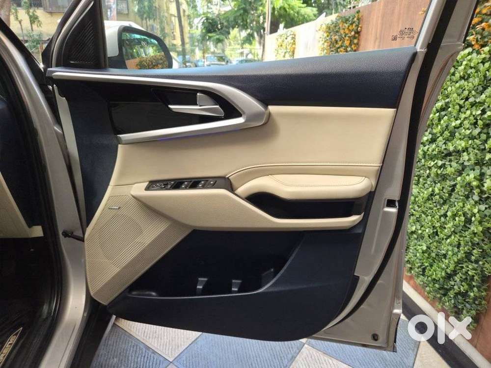 Kia Carens 1.5 Luxury Plus Turbo Dct 7 Str, 2024, Petrol