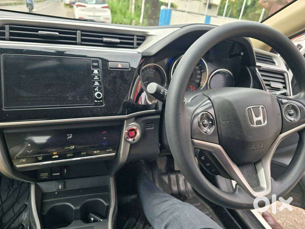 Honda City I-vtec V, 2018, Petrol