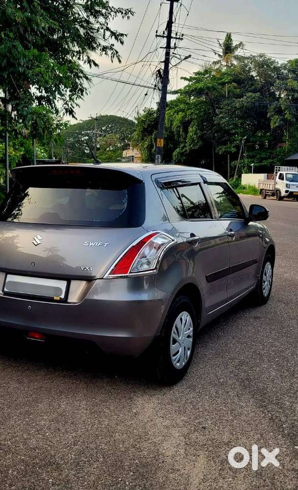 Maruti Suzuki Swift Vxi Optional, 2017, Petrol