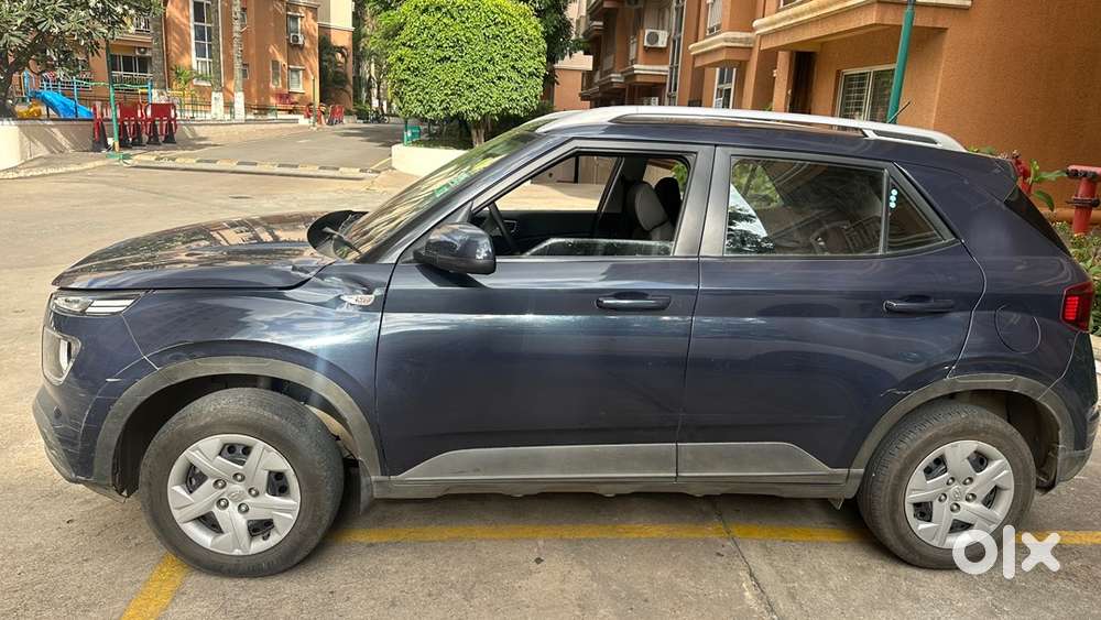 Hyundai Venue Petrol Manual 2020