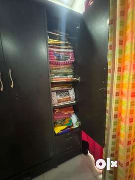 3 door on sale wardrobe olx