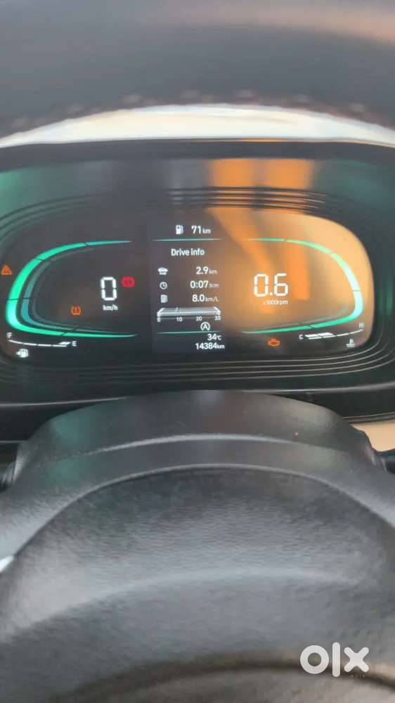 Hyundai Venue 2025 Petrol 14500 Km Driven