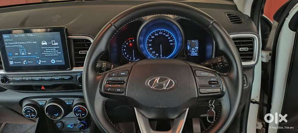 Hyundai Venue Sx 1.0l Turbo Petrol With Sunroof