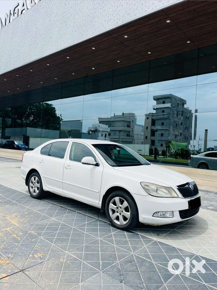 Skoda Laura Elegance 2010 Diesel