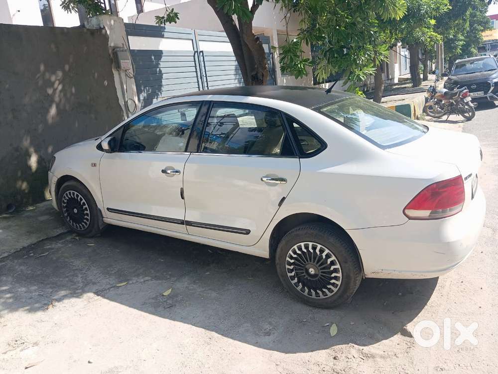 Volkswagen Vento Celeste 1.6 Highline, 2014, Petrol
