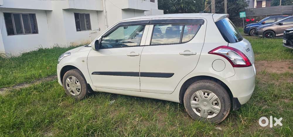 Maruti Suzuki Swift Lxi Optional-o, 2017, Petrol